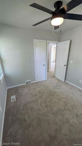 3605 Jackson Boulevard, White Lake, MI 48383