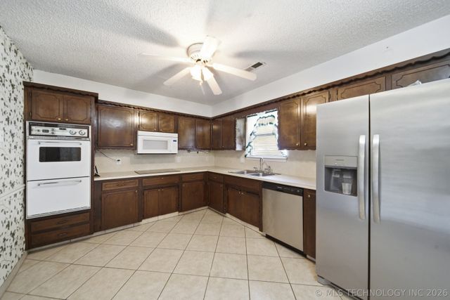 14037 S Glen Street, Glenpool, OK 74033