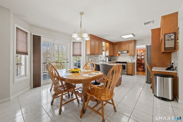 19 Woodside Way, Bristol, CT 06010