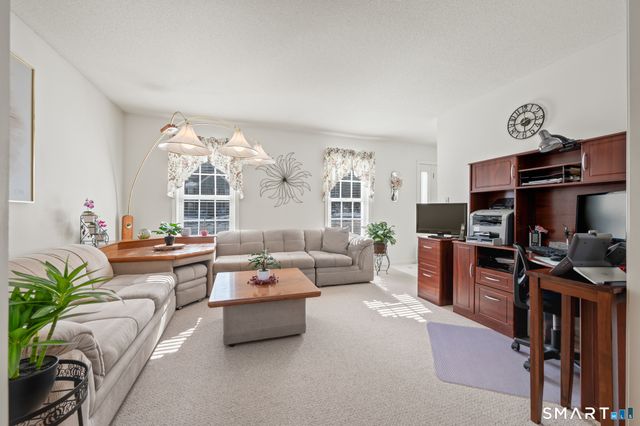 19 Woodside Way, Bristol, CT 06010