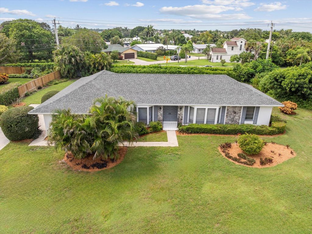 137 SE Turtle Creek Dr, Jupiter, FL 33469