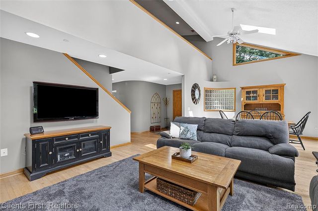 9022 Kingston Court, Pinckney, MI 48169