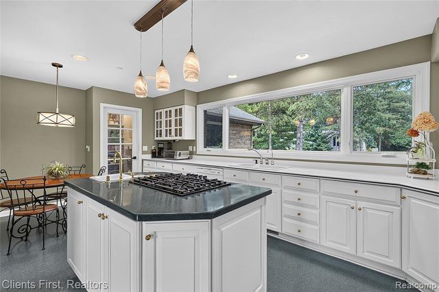 9022 Kingston Court, Pinckney, MI 48169