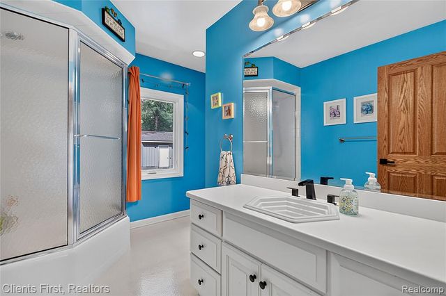 9022 Kingston Court, Pinckney, MI 48169