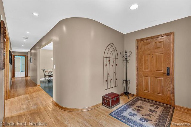 9022 Kingston Court, Pinckney, MI 48169