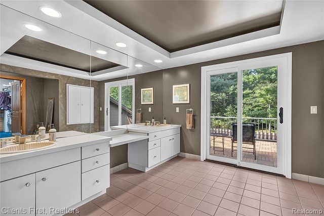9022 Kingston Court, Pinckney, MI 48169