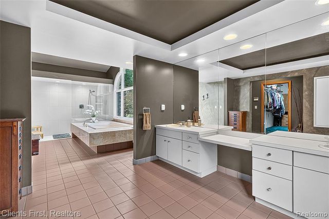 9022 Kingston Court, Pinckney, MI 48169