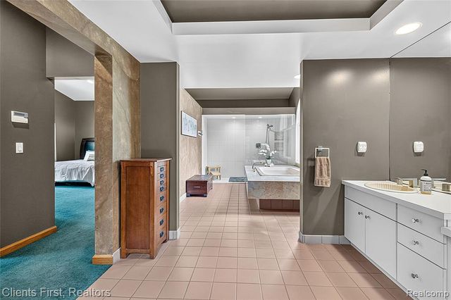 9022 Kingston Court, Pinckney, MI 48169