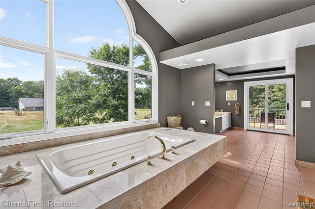 9022 Kingston Court, Pinckney, MI 48169