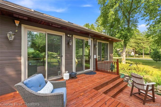 9022 Kingston Court, Pinckney, MI 48169