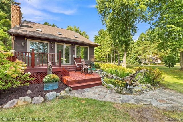 9022 Kingston Court, Pinckney, MI 48169