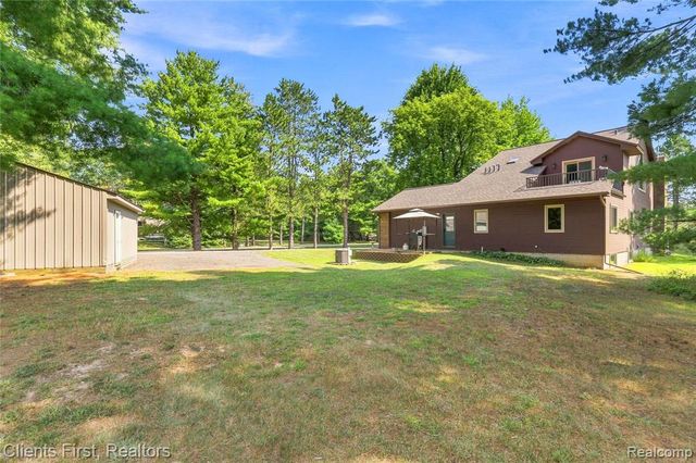 9022 Kingston Court, Pinckney, MI 48169