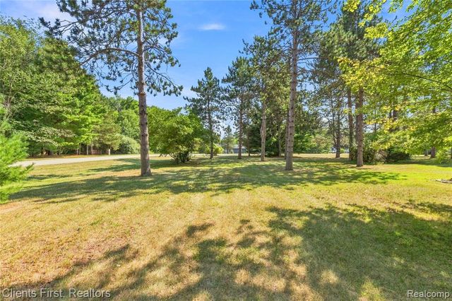 9022 Kingston Court, Pinckney, MI 48169