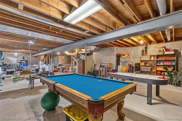 9022 Kingston Court, Pinckney, MI 48169