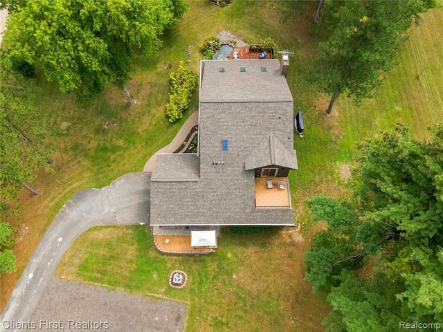 9022 Kingston Court, Pinckney, MI 48169