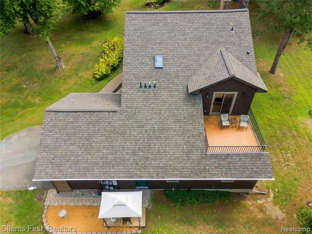 9022 Kingston Court, Pinckney, MI 48169