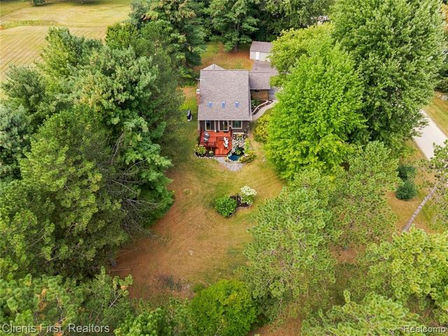9022 Kingston Court, Pinckney, MI 48169