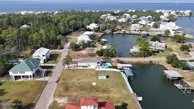 130 Elm Lane, Pass Christian, MS 39571