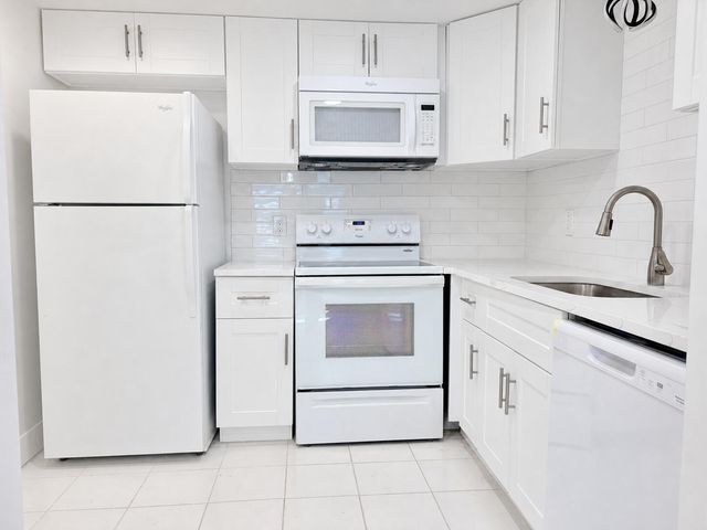 251 Flanders F, Delray Beach, FL 33484