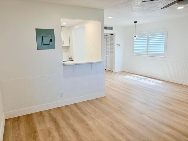 251 Flanders F, Delray Beach, FL 33484