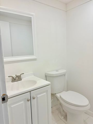 251 Flanders F, Delray Beach, FL 33484