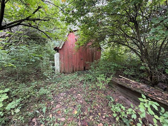 1405 Lynwood Court, Liberty, MO 64068