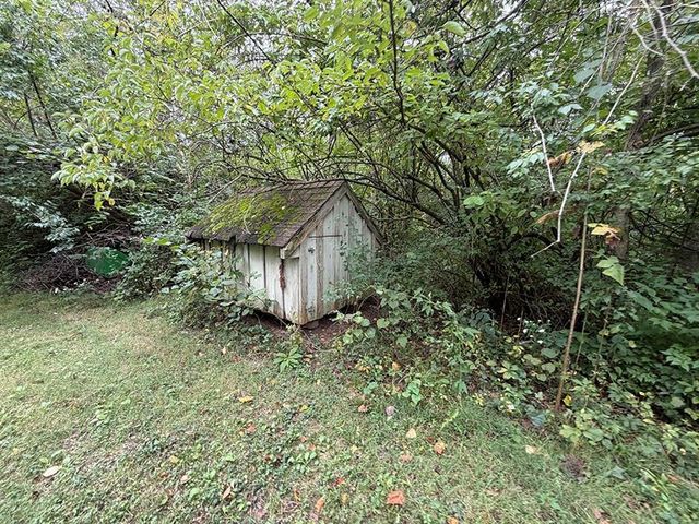 1405 Lynwood Court, Liberty, MO 64068