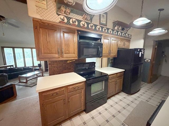 1405 Lynwood Court, Liberty, MO 64068