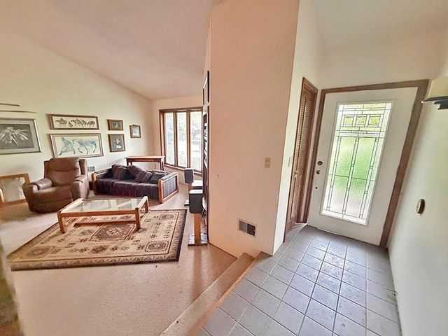1405 Lynwood Court, Liberty, MO 64068