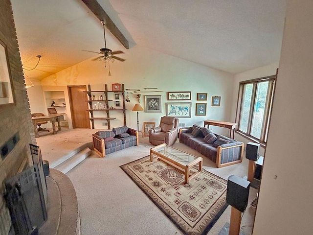 1405 Lynwood Court, Liberty, MO 64068