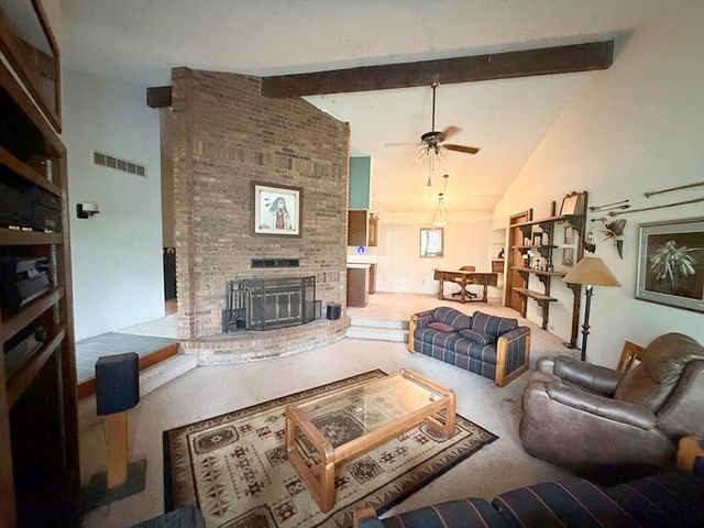 1405 Lynwood Court, Liberty, MO 64068
