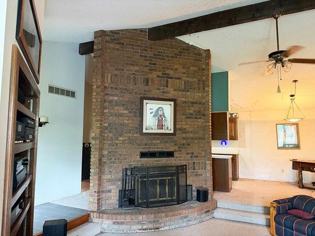 1405 Lynwood Court, Liberty, MO 64068