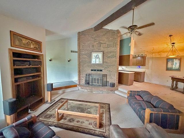 1405 Lynwood Court, Liberty, MO 64068