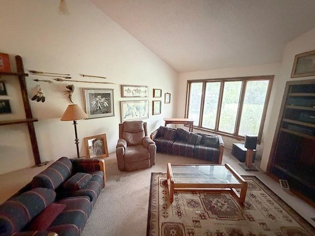 1405 Lynwood Court, Liberty, MO 64068