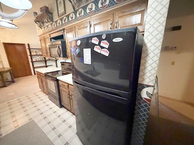 1405 Lynwood Court, Liberty, MO 64068