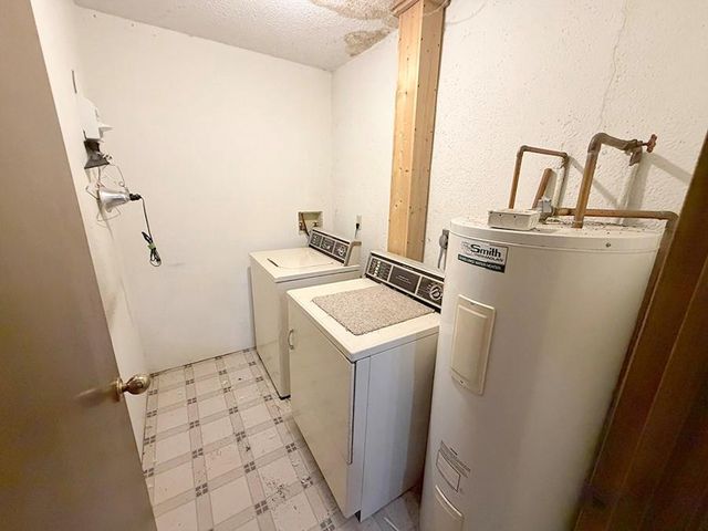 1405 Lynwood Court, Liberty, MO 64068