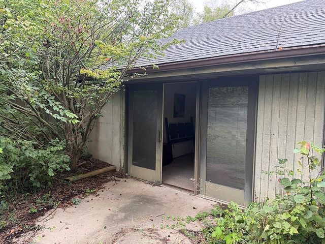 1405 Lynwood Court, Liberty, MO 64068