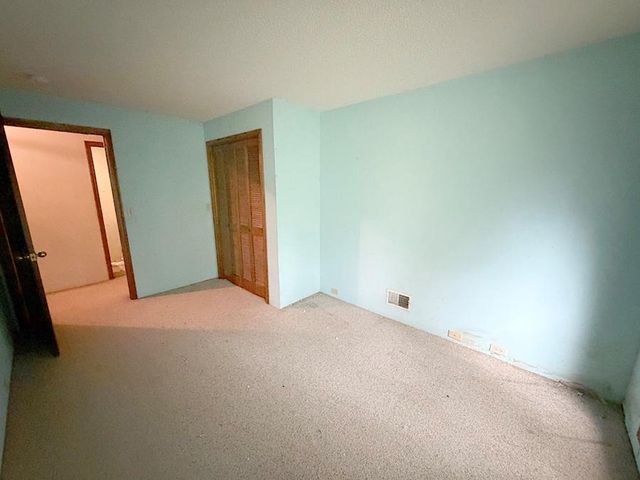 1405 Lynwood Court, Liberty, MO 64068