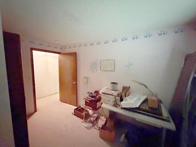 1405 Lynwood Court, Liberty, MO 64068