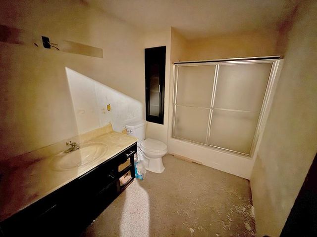 1405 Lynwood Court, Liberty, MO 64068