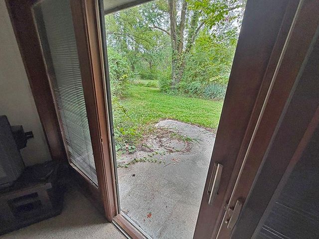 1405 Lynwood Court, Liberty, MO 64068