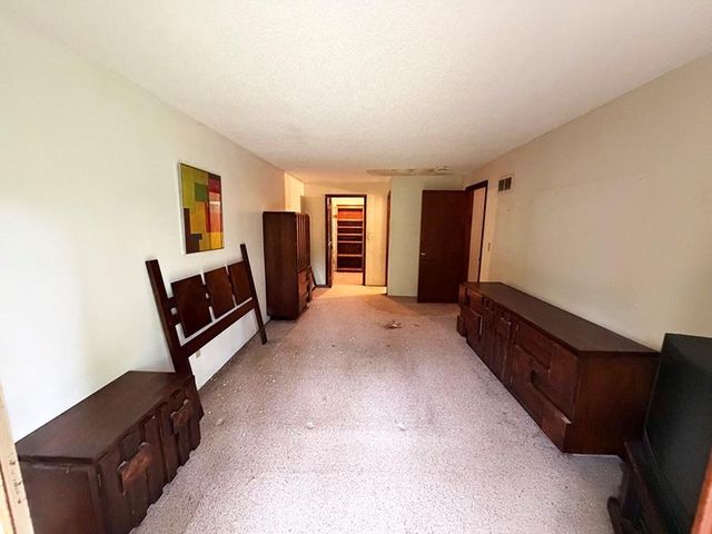 1405 Lynwood Court, Liberty, MO 64068