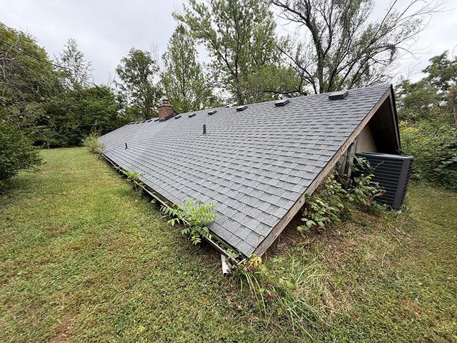 1405 Lynwood Court, Liberty, MO 64068