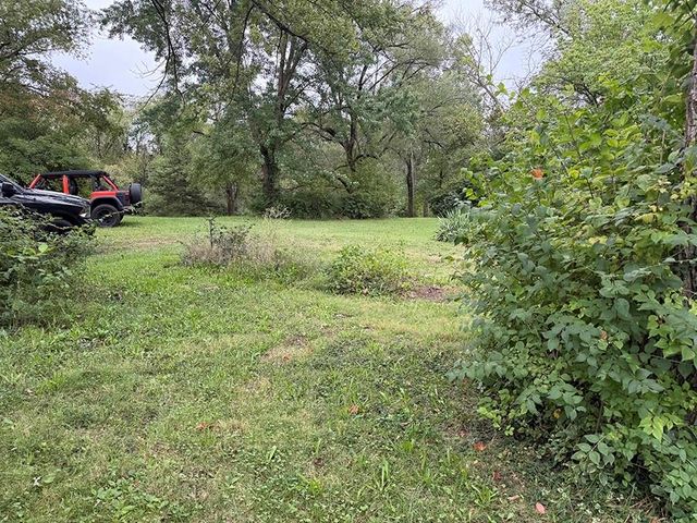 1405 Lynwood Court, Liberty, MO 64068