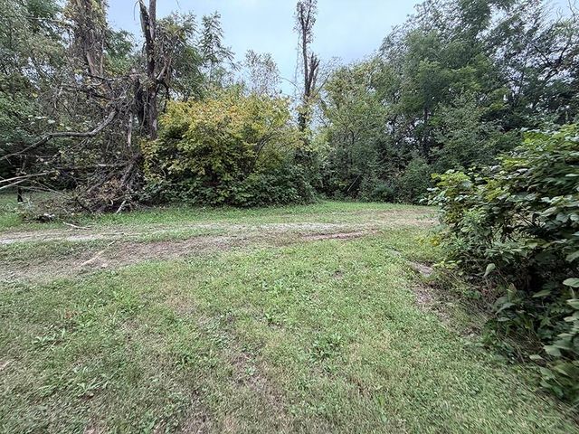 1405 Lynwood Court, Liberty, MO 64068