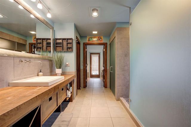 2625 Blue Spruce Road, Edmond, OK 73025