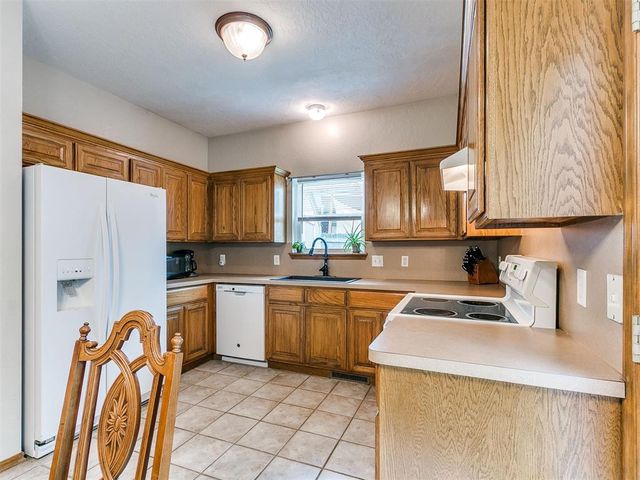 2525 Weymouth Way, Norman, OK 73071