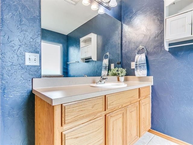 2525 Weymouth Way, Norman, OK 73071