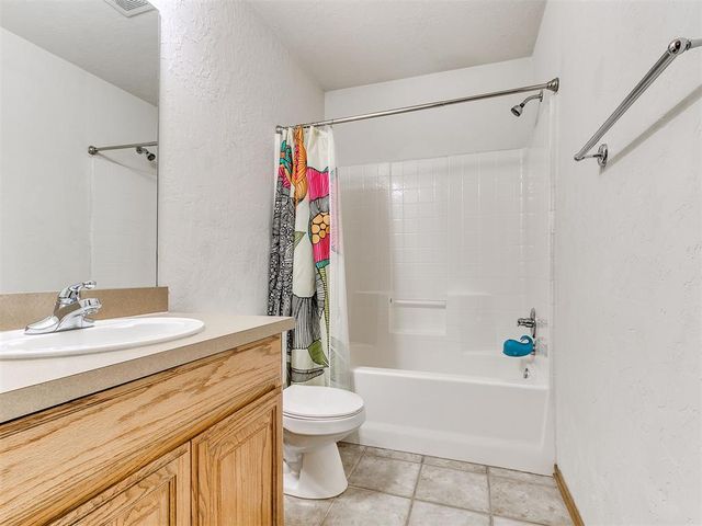 2525 Weymouth Way, Norman, OK 73071