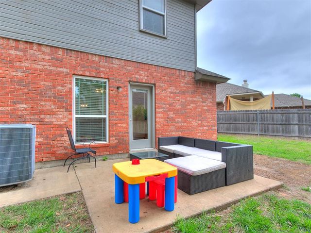 2525 Weymouth Way, Norman, OK 73071